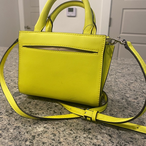 Guess Mini Me Mini💛💚 - Picture 5 of 8